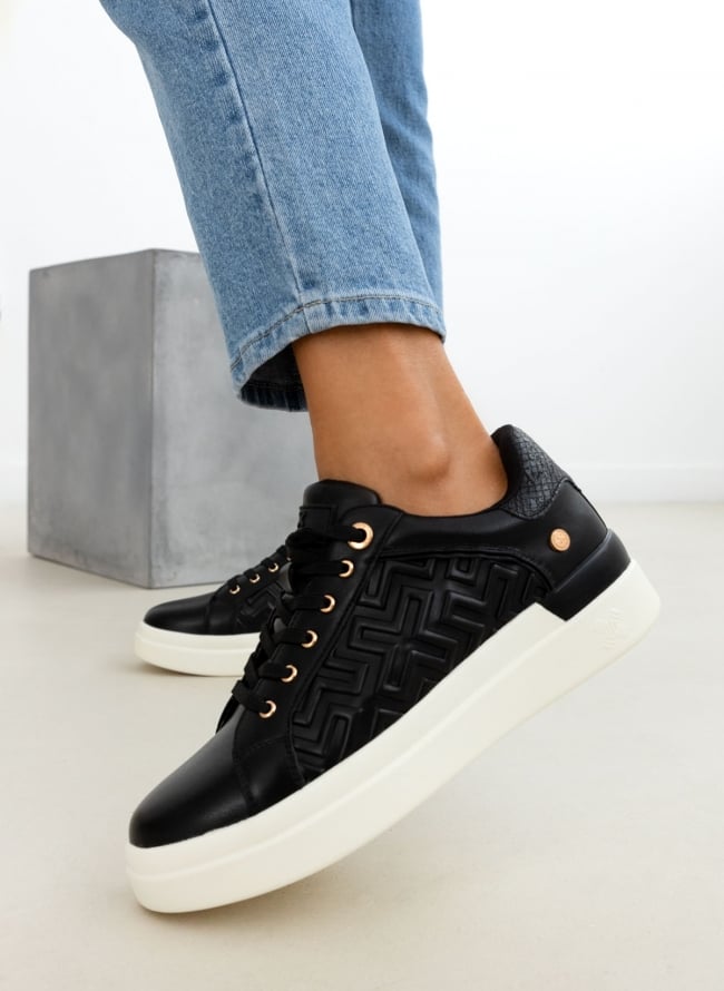 Sneakers με ανάγλυφο pattern Xti 142954 - Μαύρο