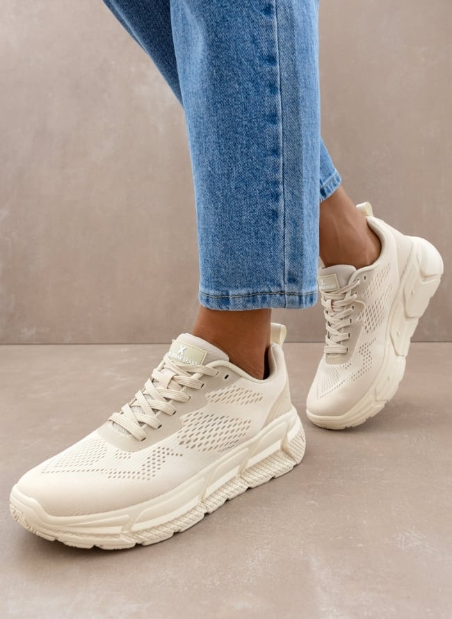 Sneakers με διάτρητο σχέδιο Xti 143380 - Μπεζ