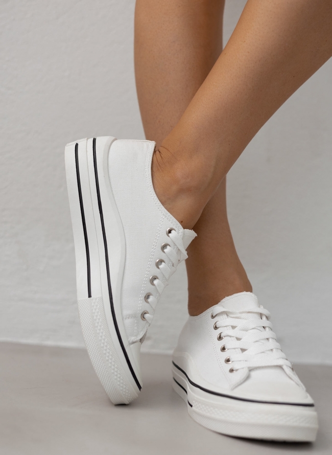 Sneakers πάνινα με ρίγα στη σόλα - Λευκό