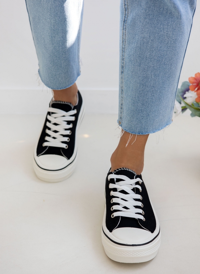 Sneakers πάνινα με ρίγα στη σόλα - Μαύρο