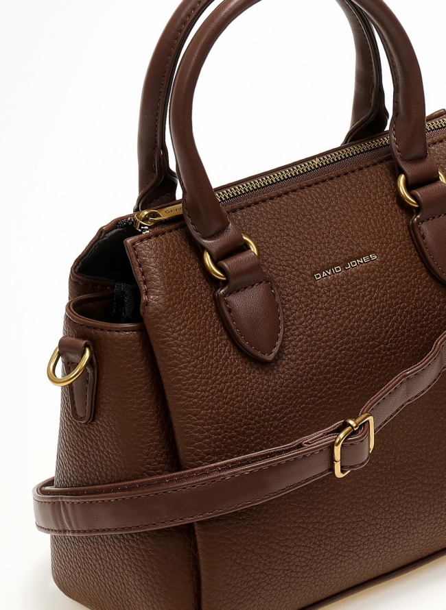 Τσάντα ώμου με ανάγλυφο grain pattern David Jones - Καφέ