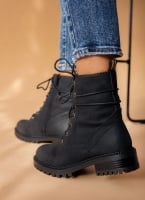 Αρβυλάκια suede με τρακτερωτή σόλα