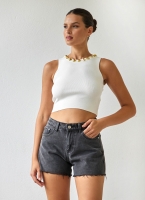 Crop top με τρουκ στη λαιμόκοψη
