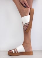 Flatfforms σανδάλια με στρας Estil