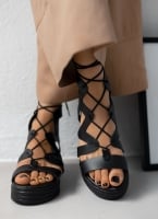 Σανδάλια flatforms δερμάτινα με δέσιμο estil
