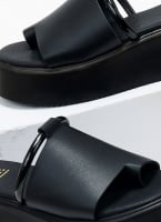 Flatforms δερμάτινα με φαρδιά φάσα Estil