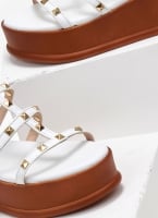 Flatforms δερμάτινα με τρουκς estil