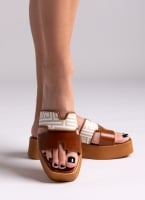 Flatforms δερμάτινα σανδάλια με print Estil