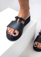 Flatforms σανδάλια με άνοιγμα και στρας Estil