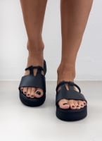 Flatforms σανδάλια με άνοιγμα και στρας Estil