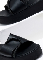 Flatforms σανδάλια με στρας Estil