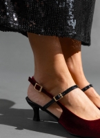 Γόβες μυτερές slingback από ύφασμα velvet TFP