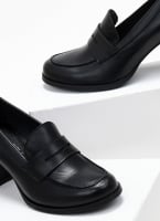 Loafers δερμάτινα με τακούνι Ragazza 061
