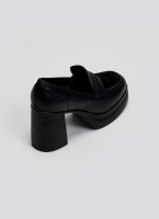 Loafers δερμάτινα με τακούνι TFP