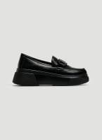 Loafers flatforms με αγκράφα