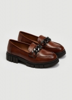 Loafers με αλυσίδα