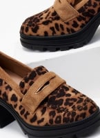 Loafers suede με τακούνι
