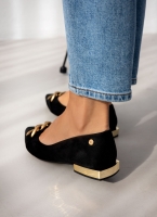 Μπαλαρίνες suede με αλυσίδα Xti 142000