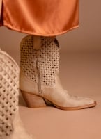 Μποτάκια cowboy με διάτρητο σχέδιο CORINA