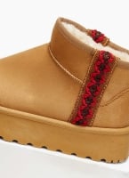 Μποτάκια με γούνα και boho τρέσα