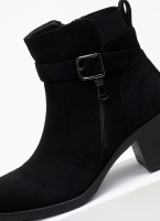 Μποτάκια suede με φερμουάρ