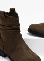 Μποτάκια suede με σούρα