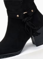 Μποτάκια suede με ζωνάκι και κρόσσια