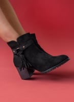 Μποτάκια suede με ζωνάκι και κρόσσια