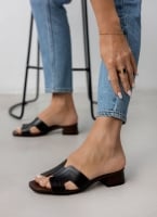 Mules ανοιχτά με ανοίγματα