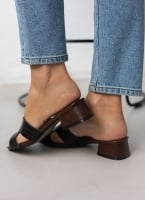 Mules ανοιχτά με ανοίγματα