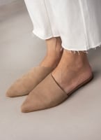 Mules κλειστά με ασύμμετρη φάσα estil