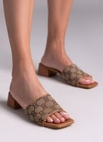 Mules με υφασμάτινη φάσα και print TFP
