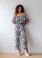 Overall με μεγάλα λουλούδια
