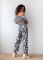 Overall με μεγάλα λουλούδια