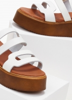 Σανδάλια flatforms δερμάτινα με ανοίγματα estil
