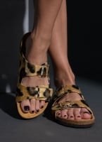 Σανδάλια ανατομικά από συνθετικό ponyskin Plakton 180010