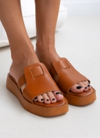 Σανδάλια δερμάτινα flatforms estil