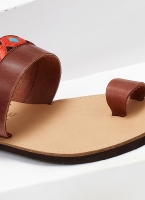Σανδάλια δερμάτινα με boho φάσα estil