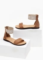 Σανδάλια δερμάτινα με boho μπαρέτα Estil