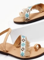 Σανδάλια δερμάτινα με boho τρέσα Estil