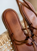 Σανδάλια δερμάτινα με κοκκάλινο σχέδιο Iris sandals