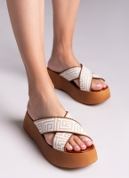 Σανδάλια flatforms crossover με print Estil