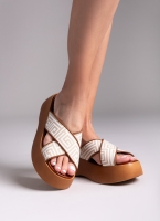 Σανδάλια flatforms crossover με print Estil