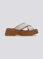 Σανδάλια flatforms crossover με print Estil