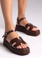 Σανδάλια flatforms δερμάτινα Estil