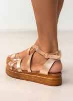 Σανδάλια flatforms δερμάτινα με crossover λουράκια Estil