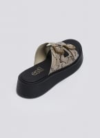 Σανδάλια flatforms δερμάτινα με print Estil