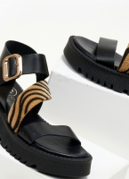 Σανδάλια flatforms δερμάτινα με λοξή φάσα TFP