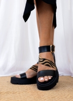 Σανδάλια flatforms δερμάτινα με λοξή φάσα TFP