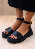 Σανδάλια flatforms με μπαρέτα TFP